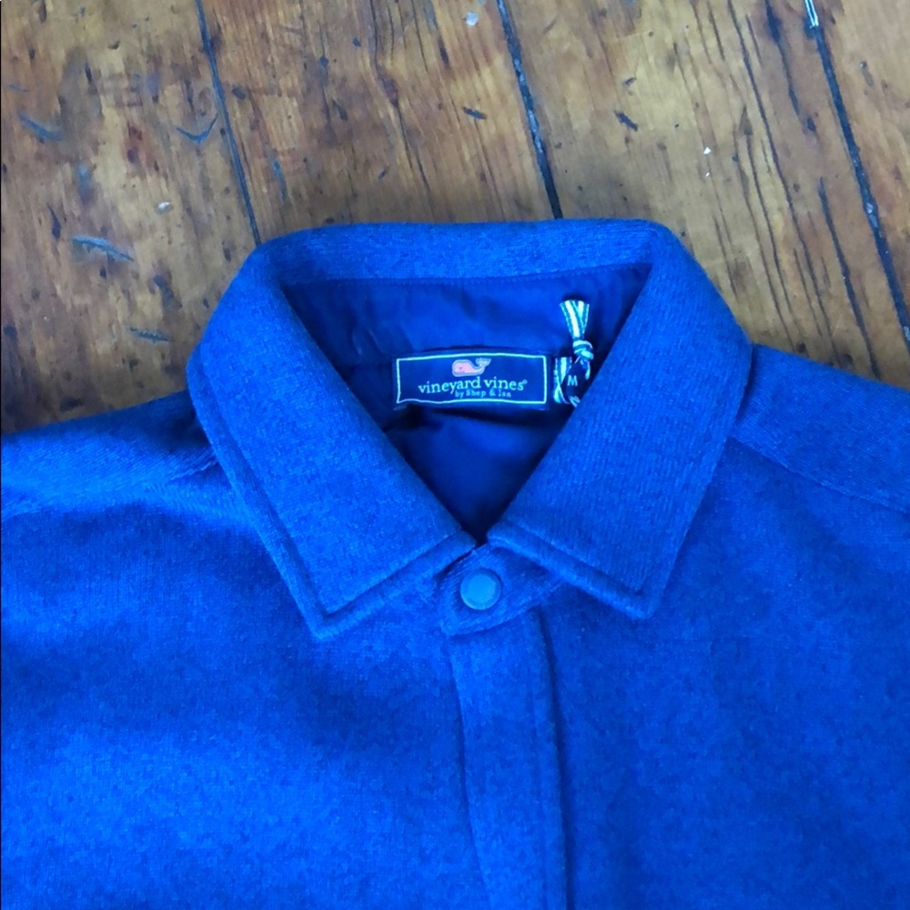 Vineyard vines fleece knit  button down shirt